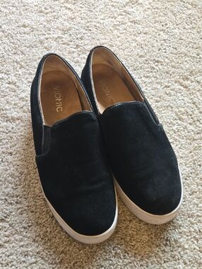 Vionic Black Slip-On Suede Sneakers with White Sole Minimalist Normcore size 8
